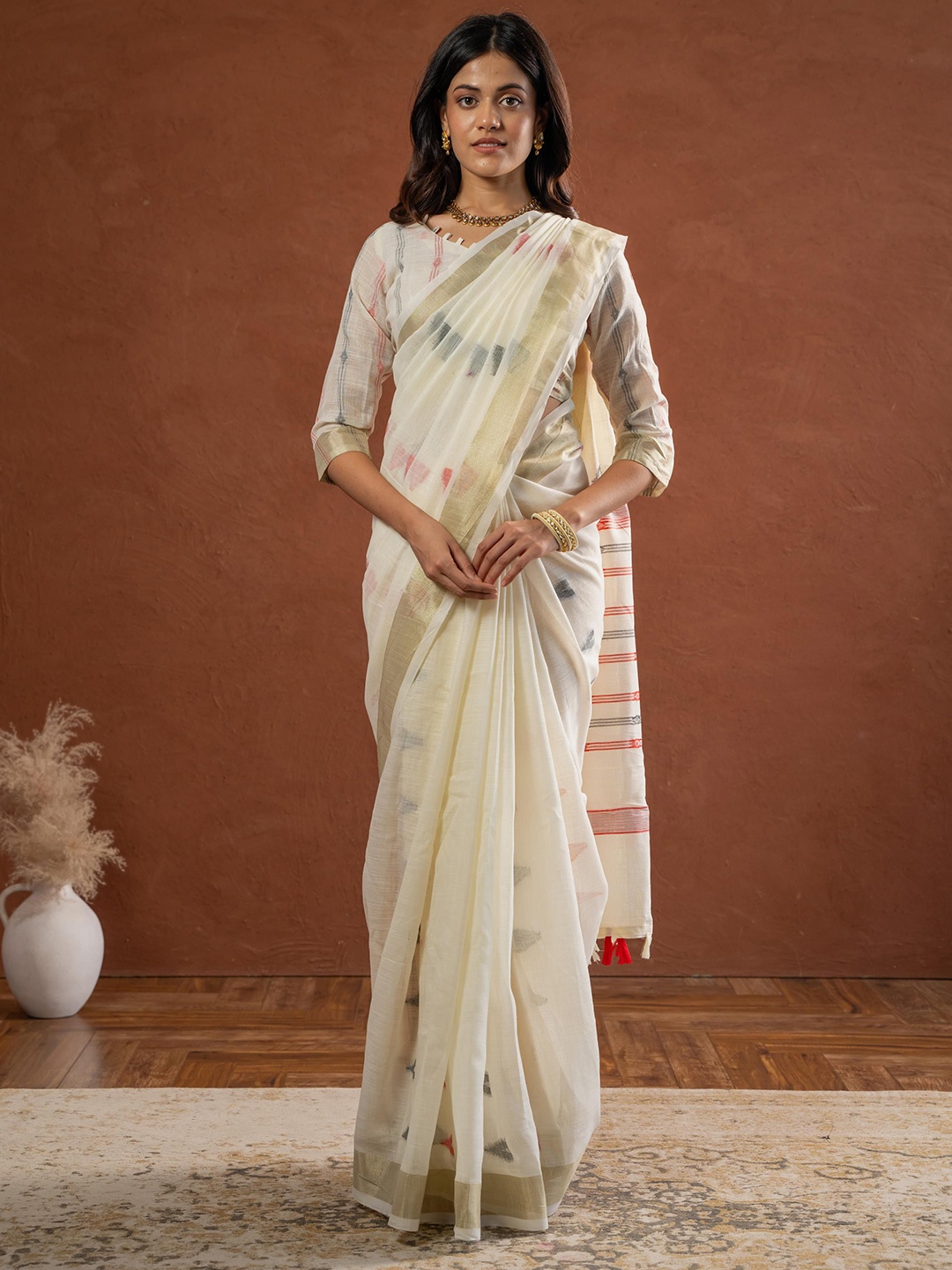 

Sangria Woven Design Banarasi Saree, White