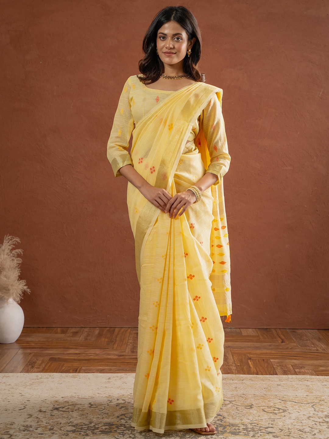 

Sangria Woven Design Jamdani Saree With Unstitched Blouse, Beige