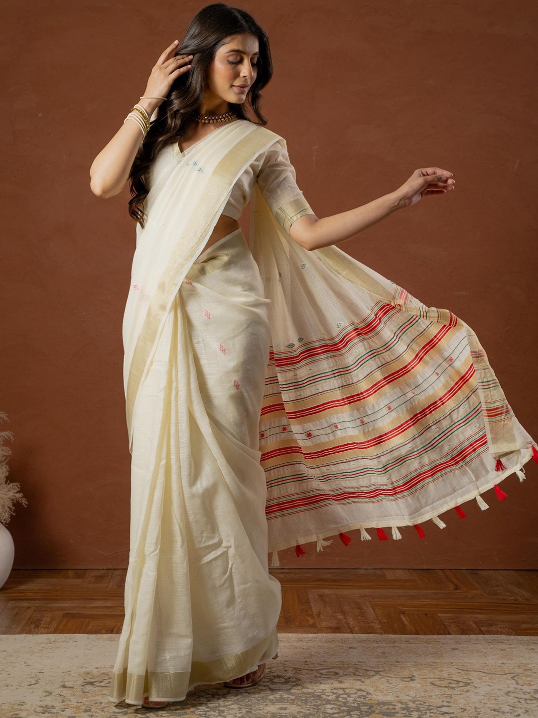 

Sangria Woven Design Banarasi Saree, White