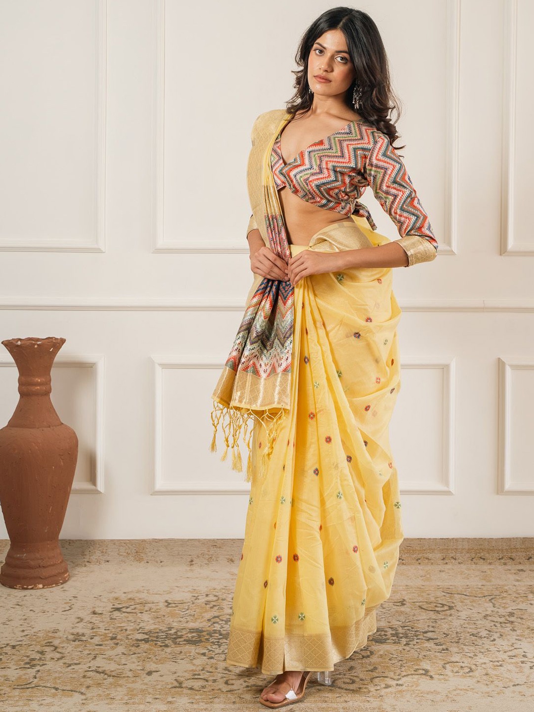 

Sangria Woven Design Jamdani Saree With Unstitched Blouse, Beige