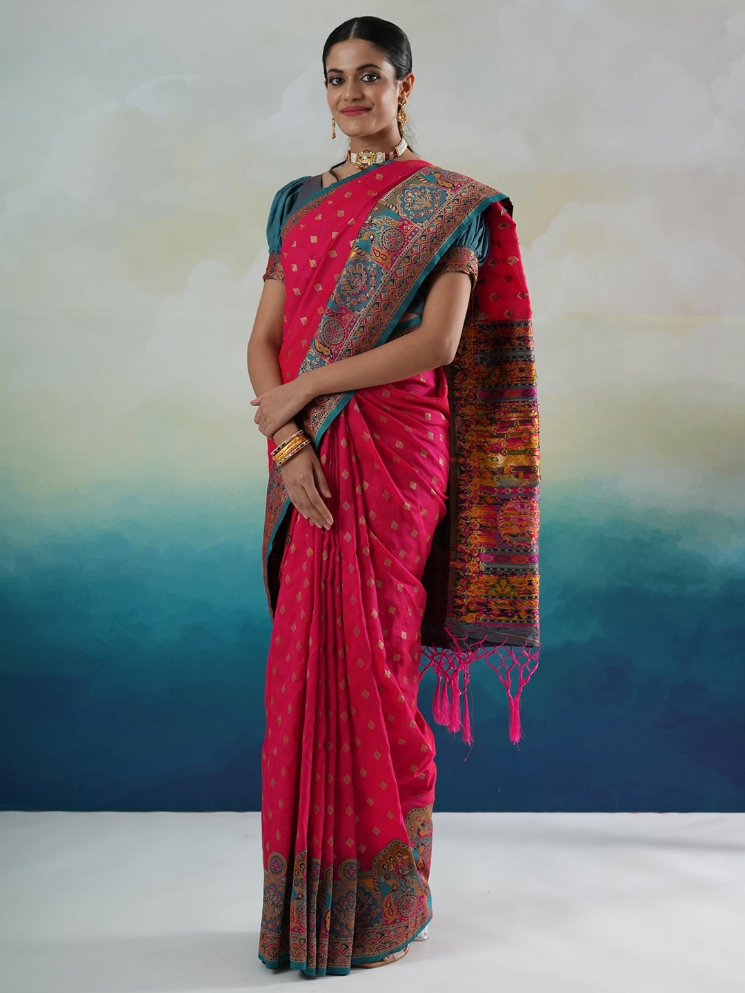 

Sangria Ethnic Motif Zari Woven Banarasi Saree, Pink