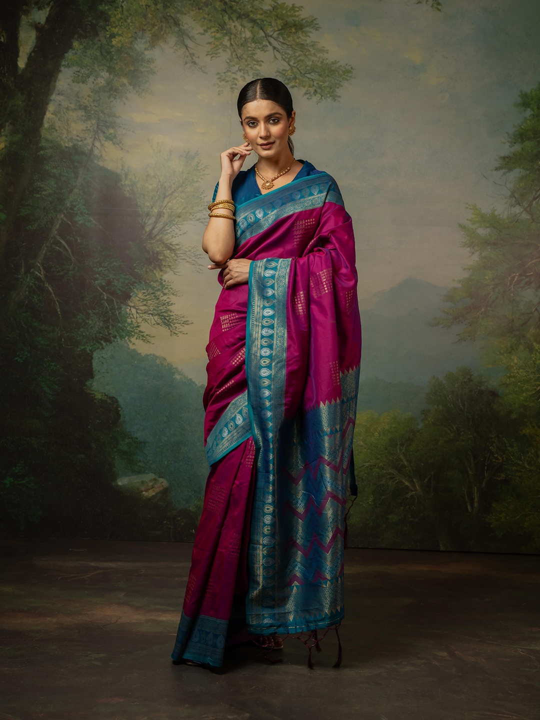 

Sangria Geometric Zari Woven Banarasi Saree, Pink