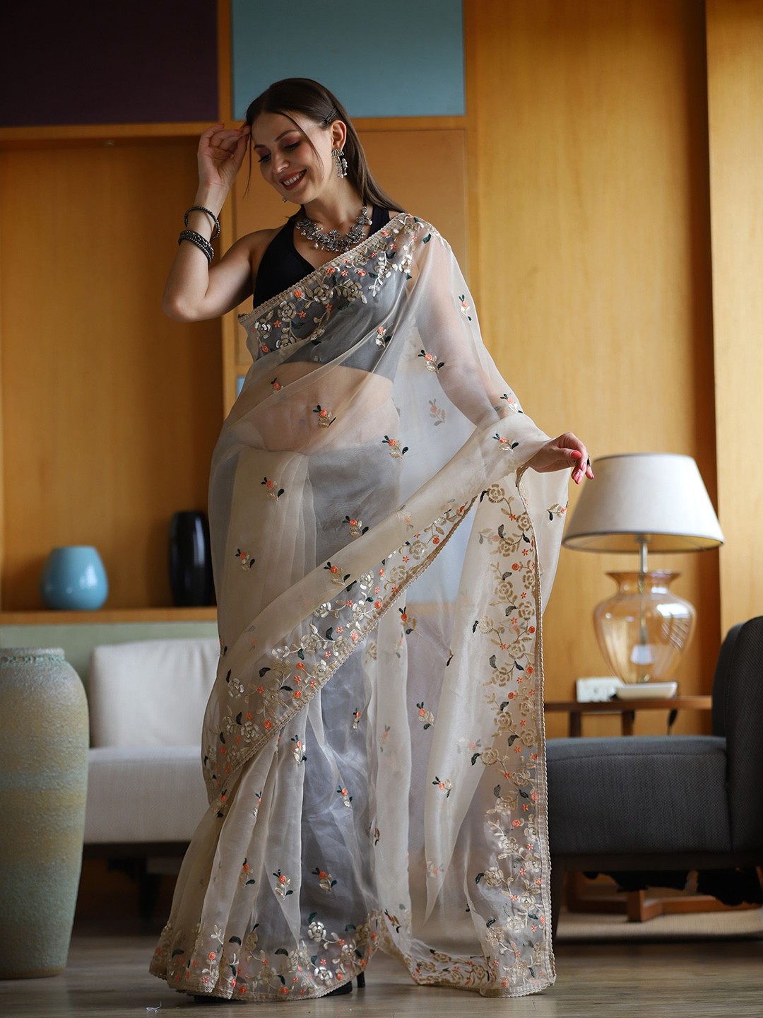 

elora Ethnic Motif Embroidered Sequinned Saree, Beige