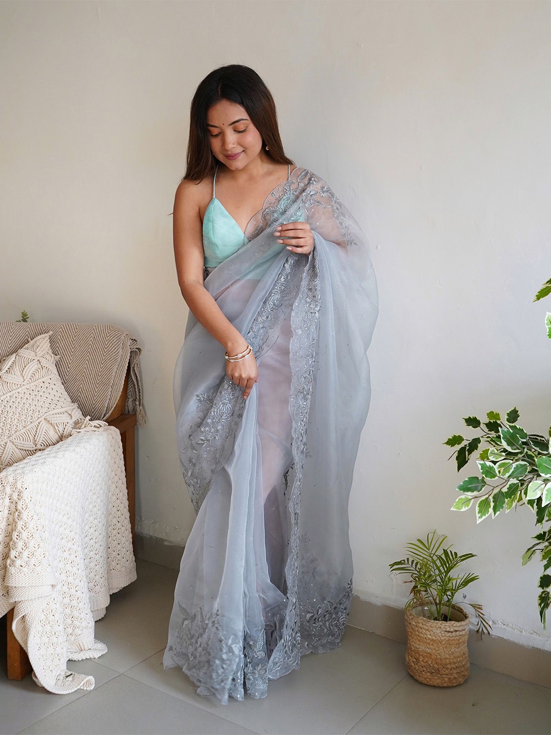 

elora Embellished Embroidered Saree, Grey