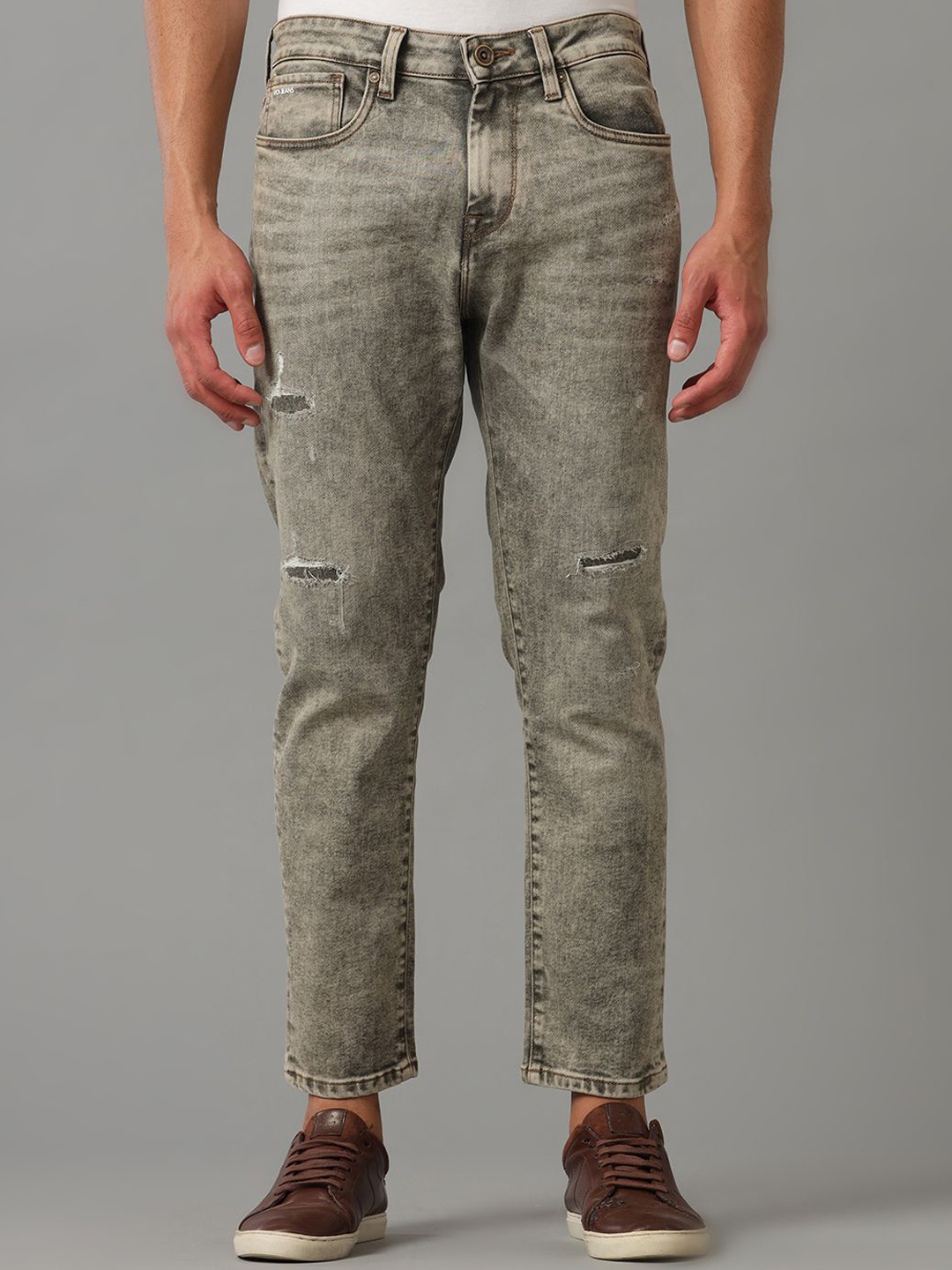 

Voi Jeans Men Comfort Mildly Distressed Heavy Fade Stretchable Jeans, Green