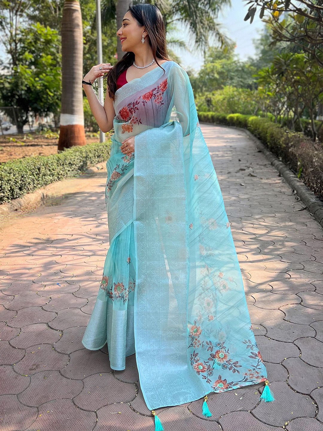 

elora Floral Zari Organza Saree, Sea green