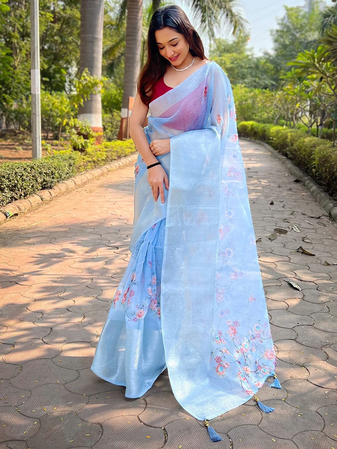

elora Floral Zari Woven Saree, Turquoise blue