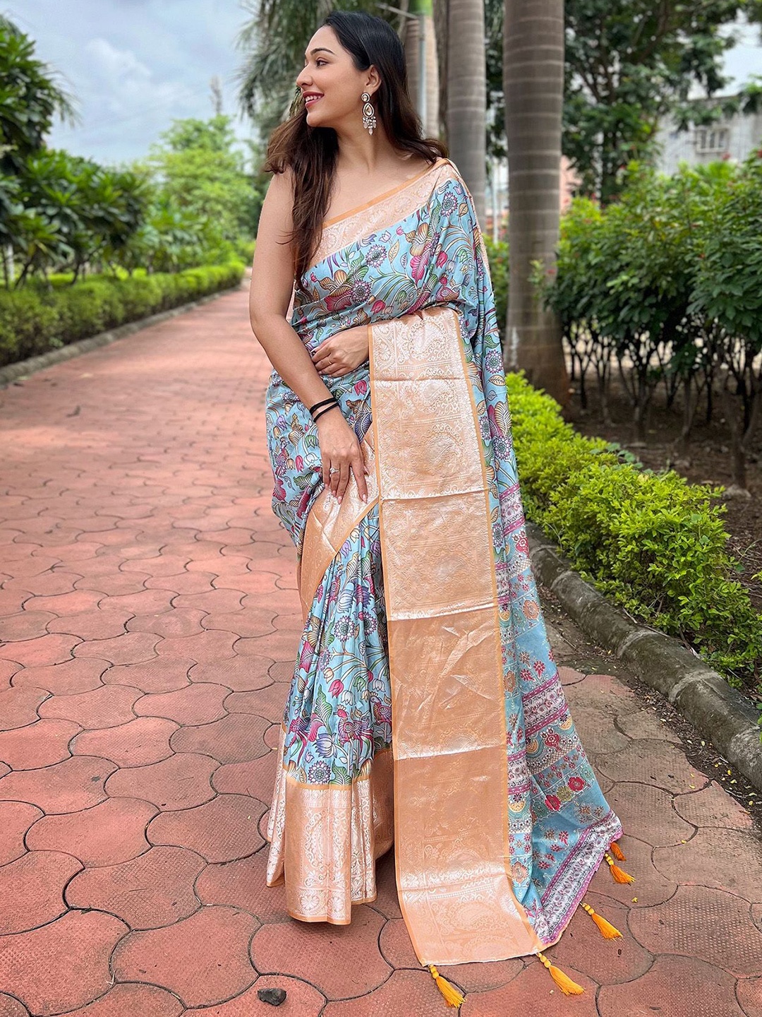 elora Ethnic Motif Zari Woven Saree, Turquoise blue