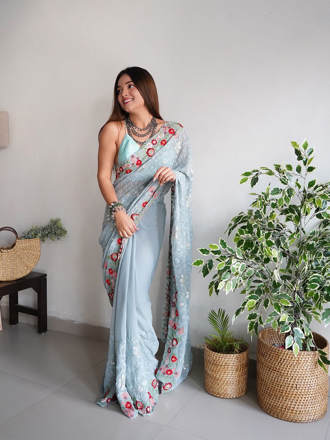 

elora Ethnic Motif Sequinned Pure Georgette Saree, Grey