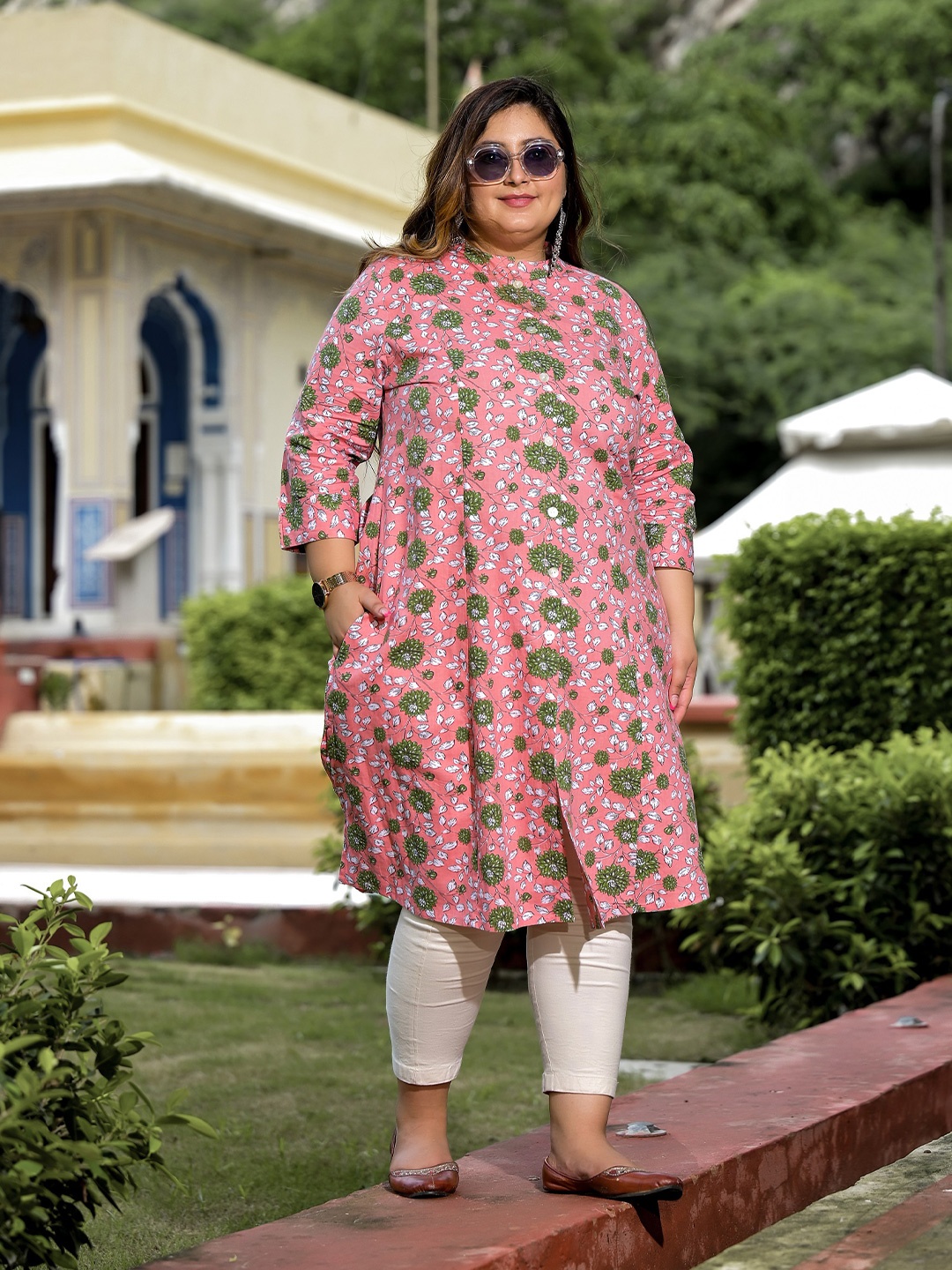 

Lee Moda Lee Moda Plus Size Floral Printed Mandarin Collar Cotton A-Line Kurta, Pink