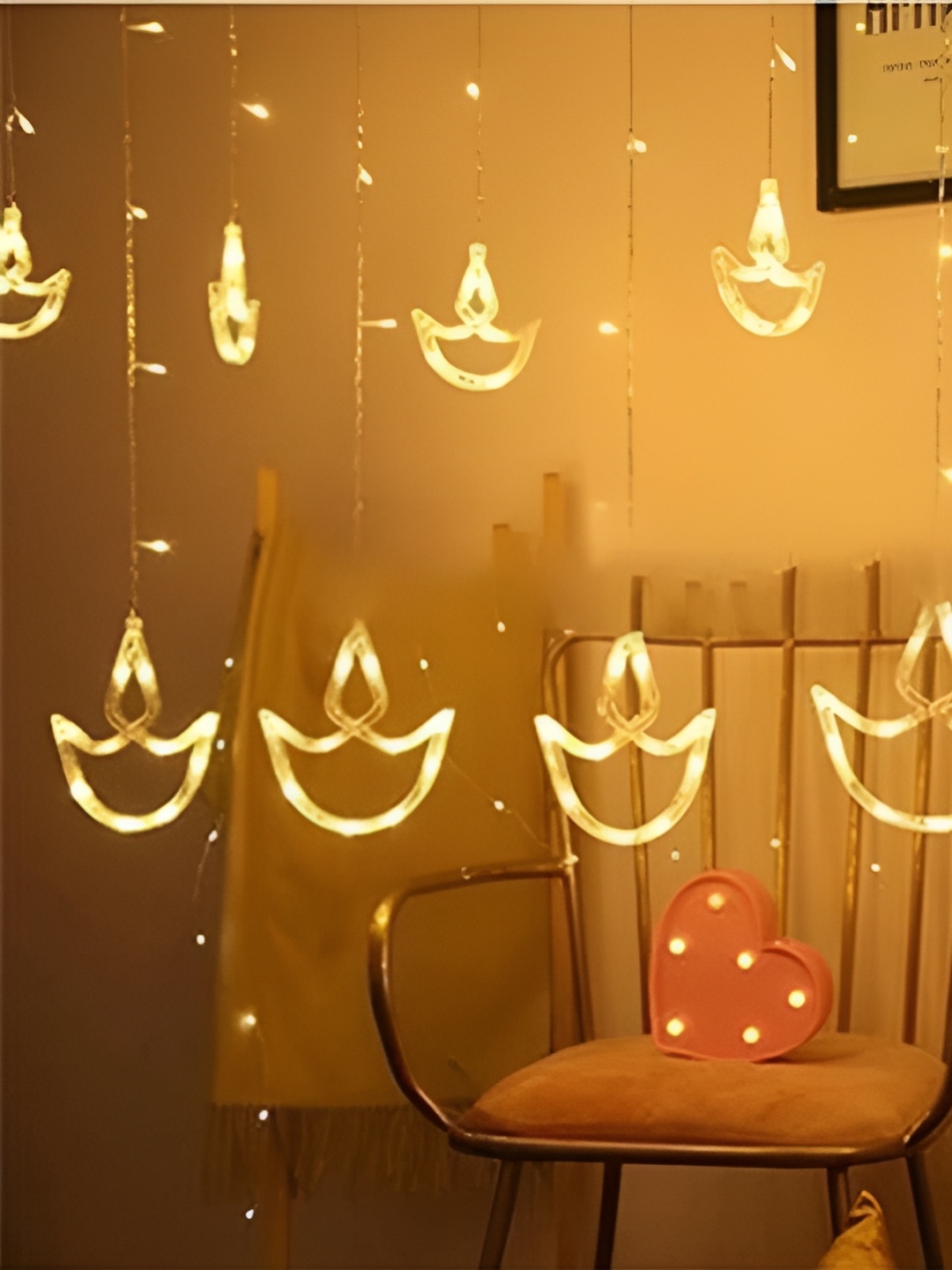 

ENORMITY Yellow & White Diya Shape String Lights
