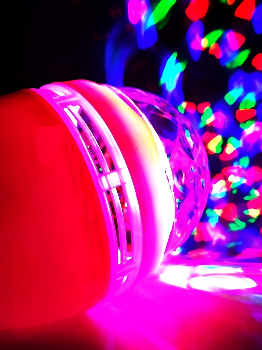 

ENORMITY Red Textured Spherical Shape Bulb