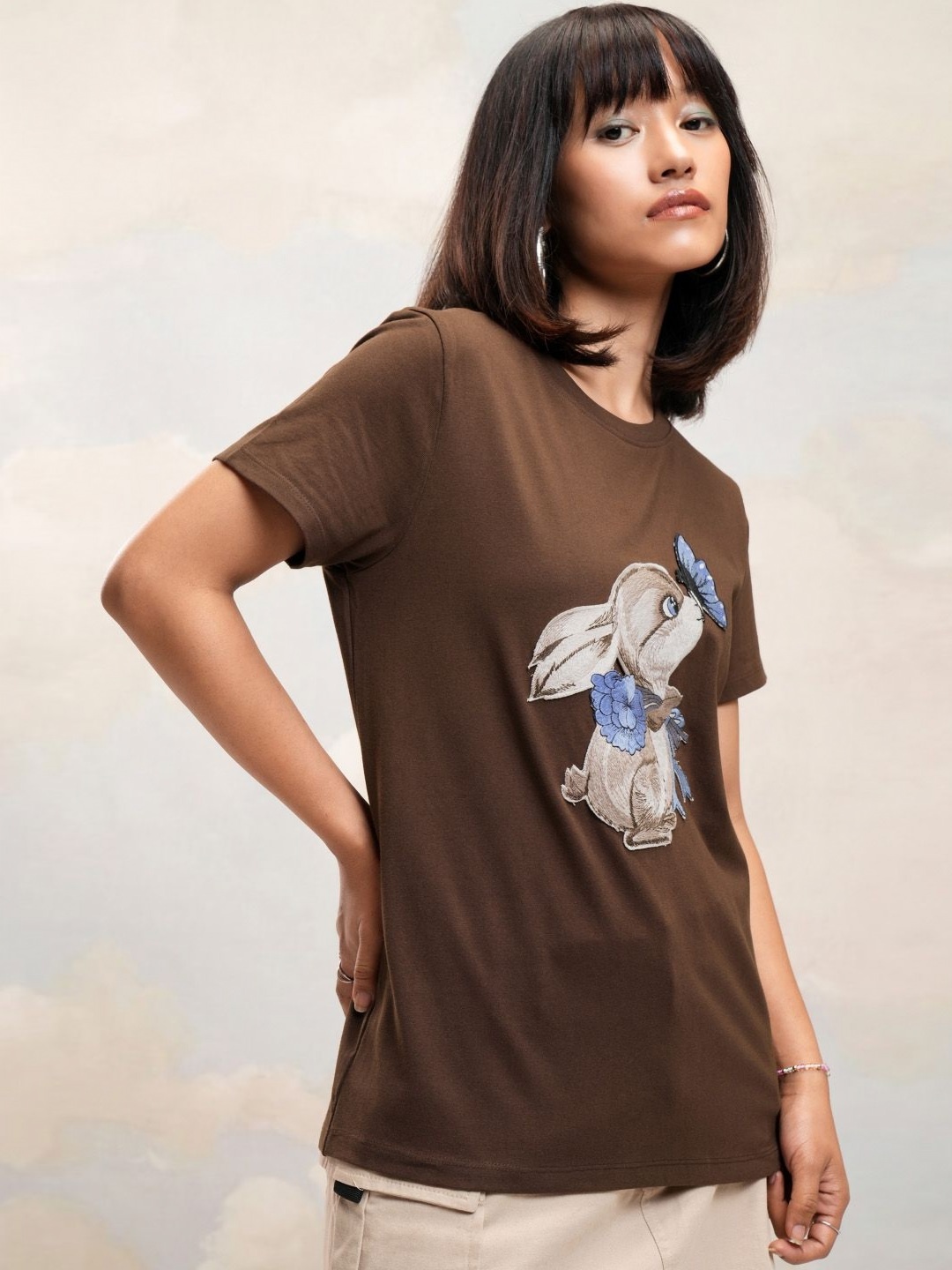 

Street By Tokyo Talkies Women Printed Pockets T-shirt, Coffee brown