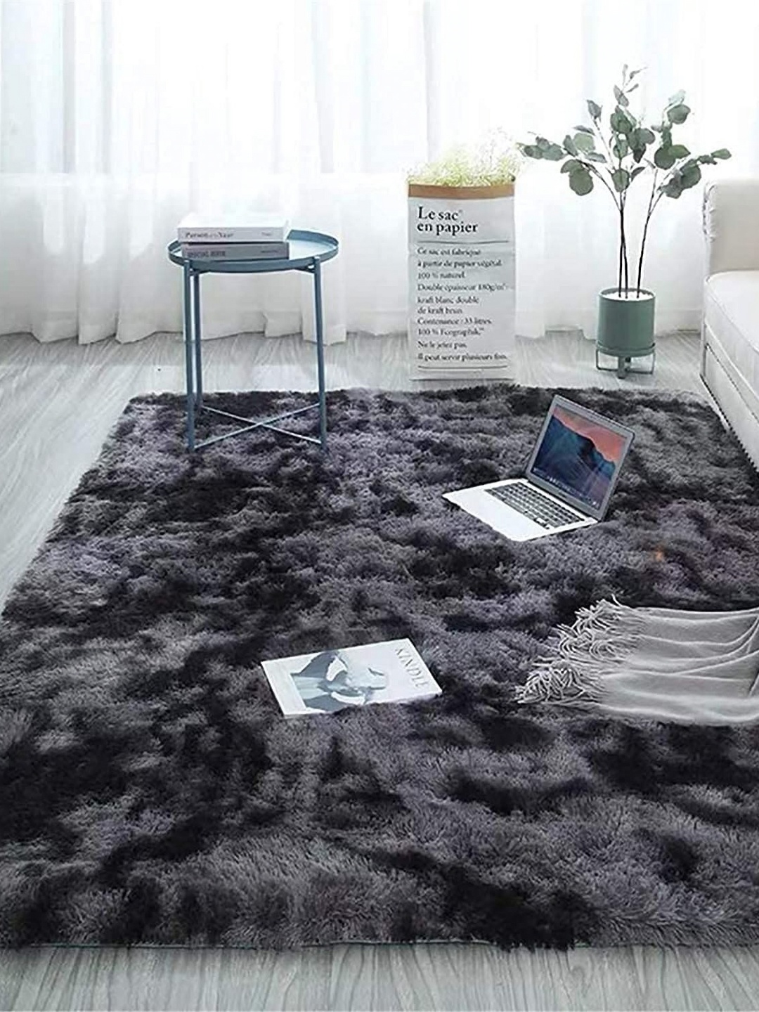 

IMRA CARPET Black Floral Handmade Polypropylene Carpet
