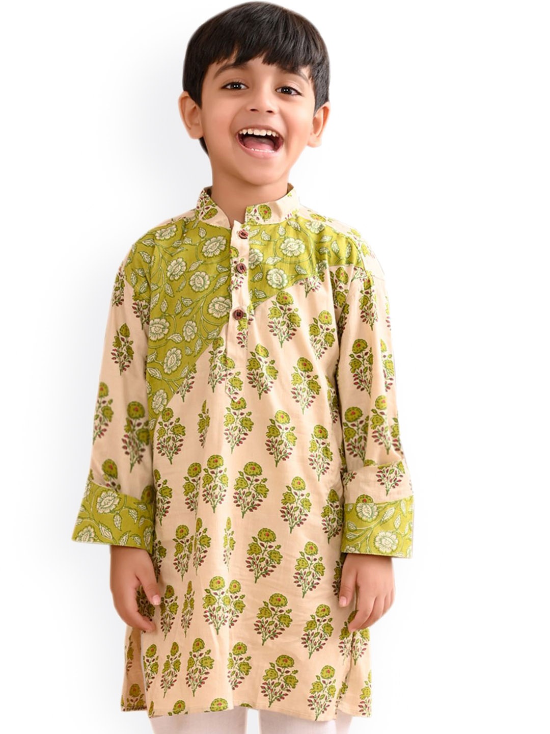 

Sangria Boys Green & Cream Floral Printed Mandarin Collar Straight Cotton Kurta