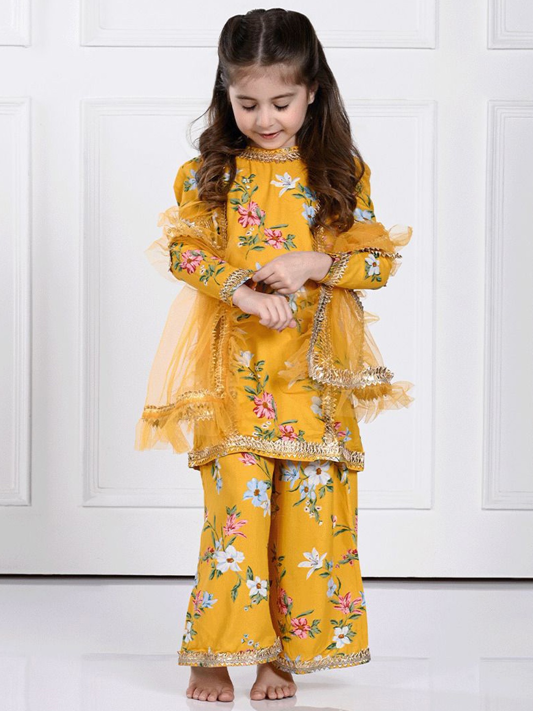 

THE PONY & PEONY CO. Girls Floral Printed Straight Kurta & Palazzos & With Dupatta, Yellow