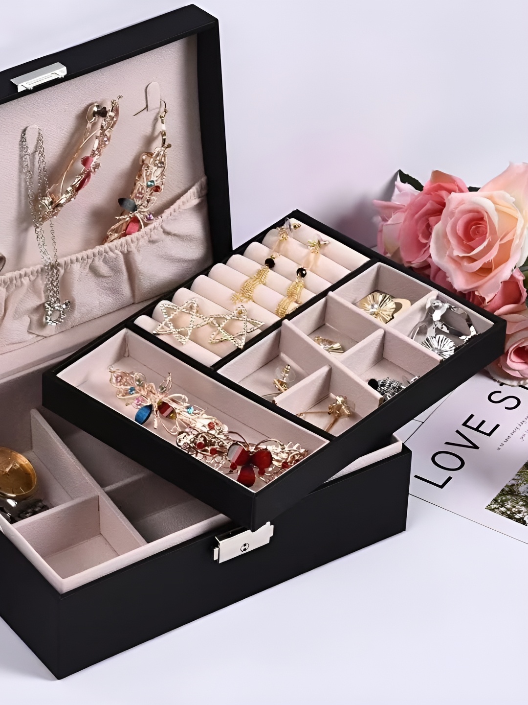 

Awestuffs Black & Beige Super Strong Rectangular Jewellery Organiser With Lock Key