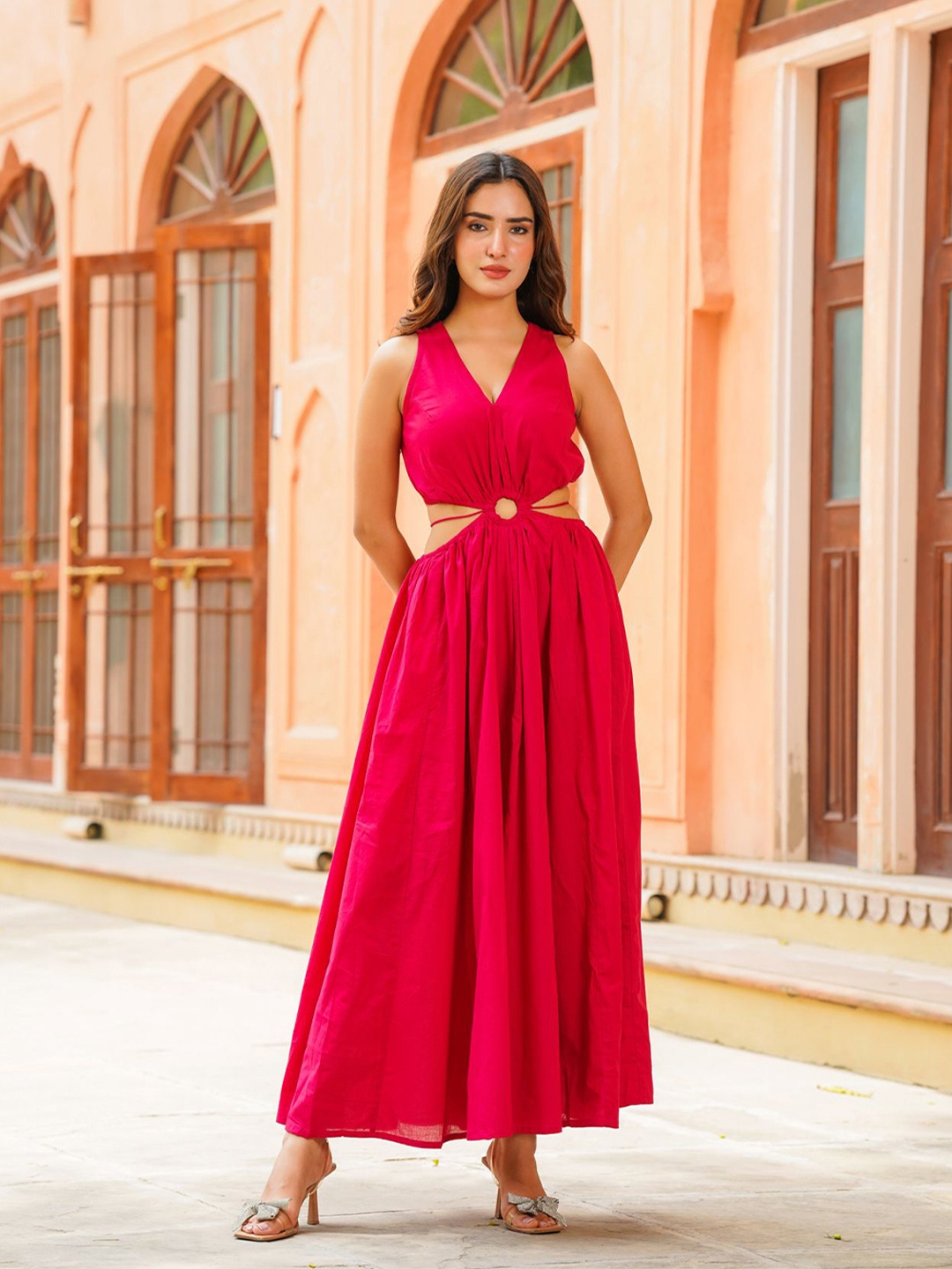 

Ambraee V-Neck Sleeveless Cut-out Detail Fit and Flare Maxi Dress, Red