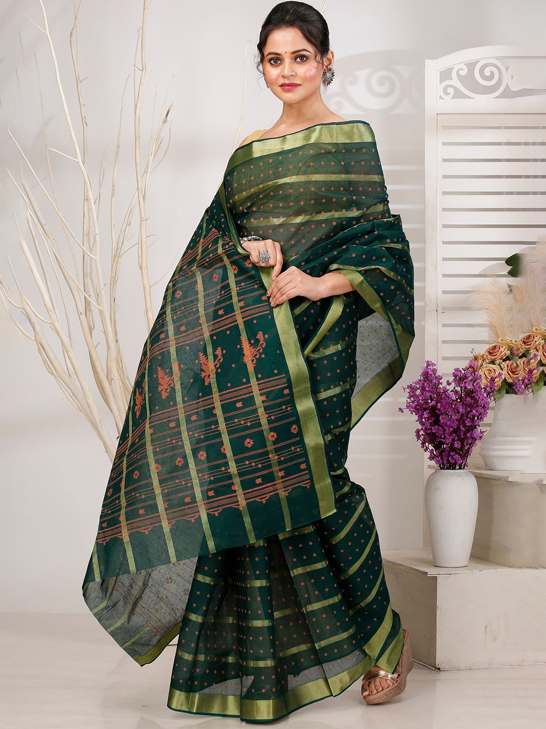 

PuJoy Woven Design Zari Pure Cotton Taant Saree, Green
