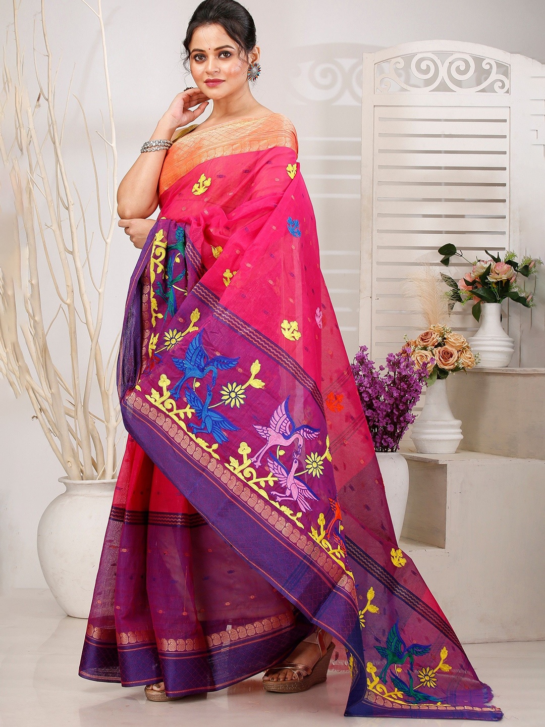 

PuJoy Floral Pure Cotton Handloom Taant Saree, Pink