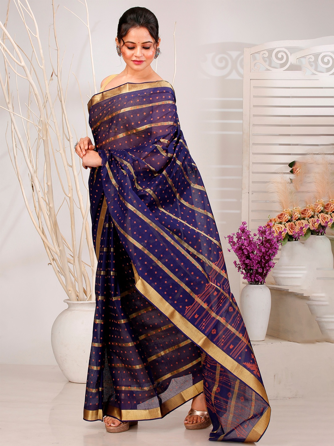 

PuJoy Woven Design Zari Pure Cotton Taant Saree, Navy blue