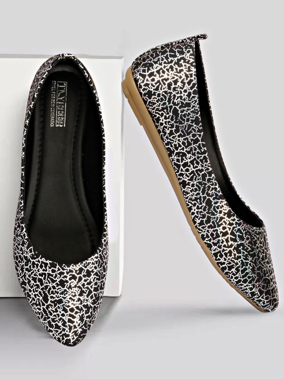 

TRY FEET Women Printed Ballerinas Flats, Black
