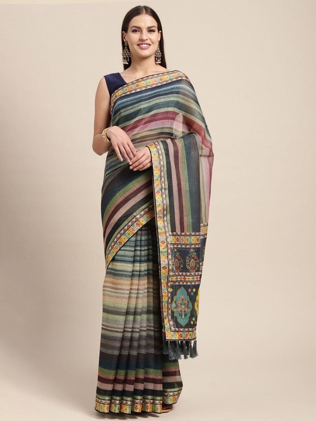 

VASTRANAND Kalamkari Sequinned Pure Linen Block Print Saree, Blue