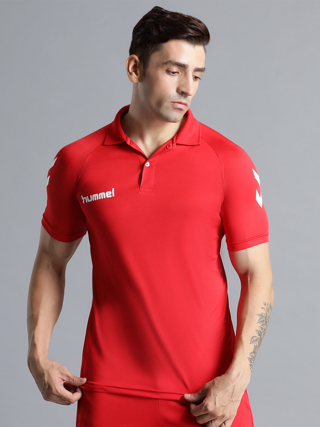 

hummel Men Polo Collar Solid Regular fit T-shirt, Red