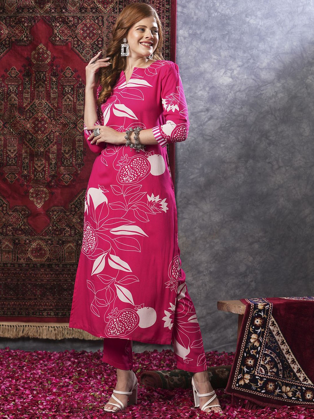 

KALINI Floral Printed Notch Neck Straight Kurta with Palazzo, Pink