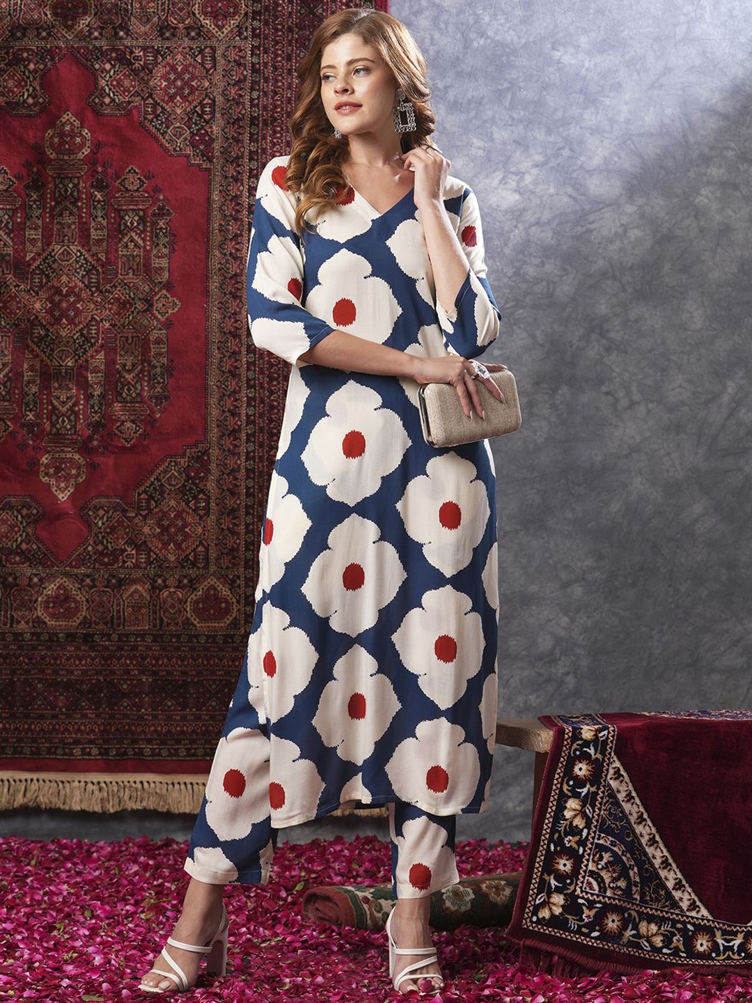 

KALINI Floral Printed Straight Kurta with Trousers, Blue