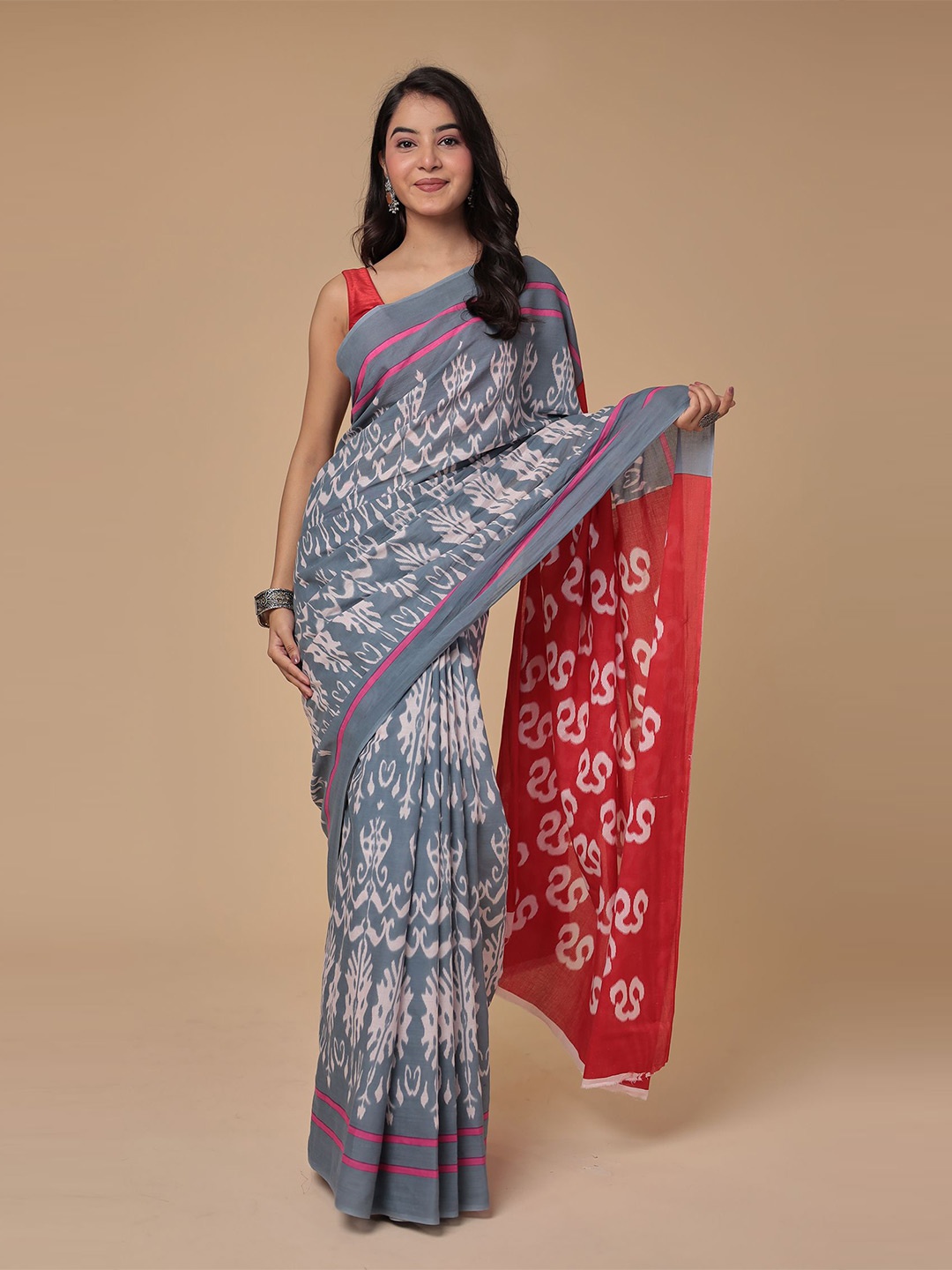 

ZARI Ethnic Motifs Pure Cotton Saree, Grey