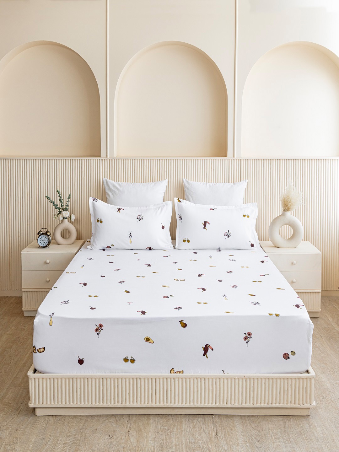 

HOMEMONDE White Printed 210 TC Cotton Fitted Double King Bedsheet & 2 Pillow Covers