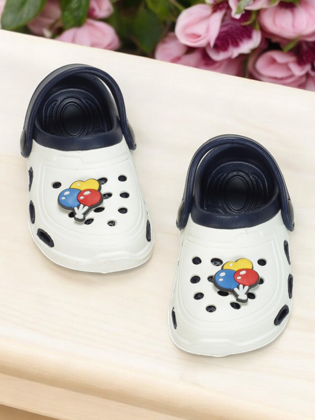 

Lil Lollipop Kids-Unisex Infants Applique Anti-Slip Clogs, Cream