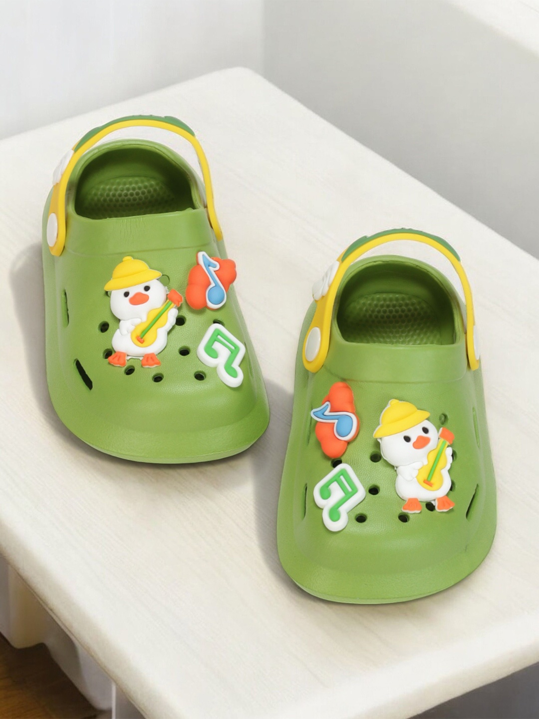 

Lil Lollipop Kids Infants Anti Slip Clogs, Green