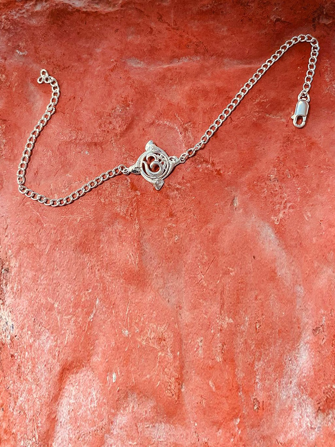 

trueBrowns Men 925 Sterling Silver Textured Om Silver Chain Bracelet