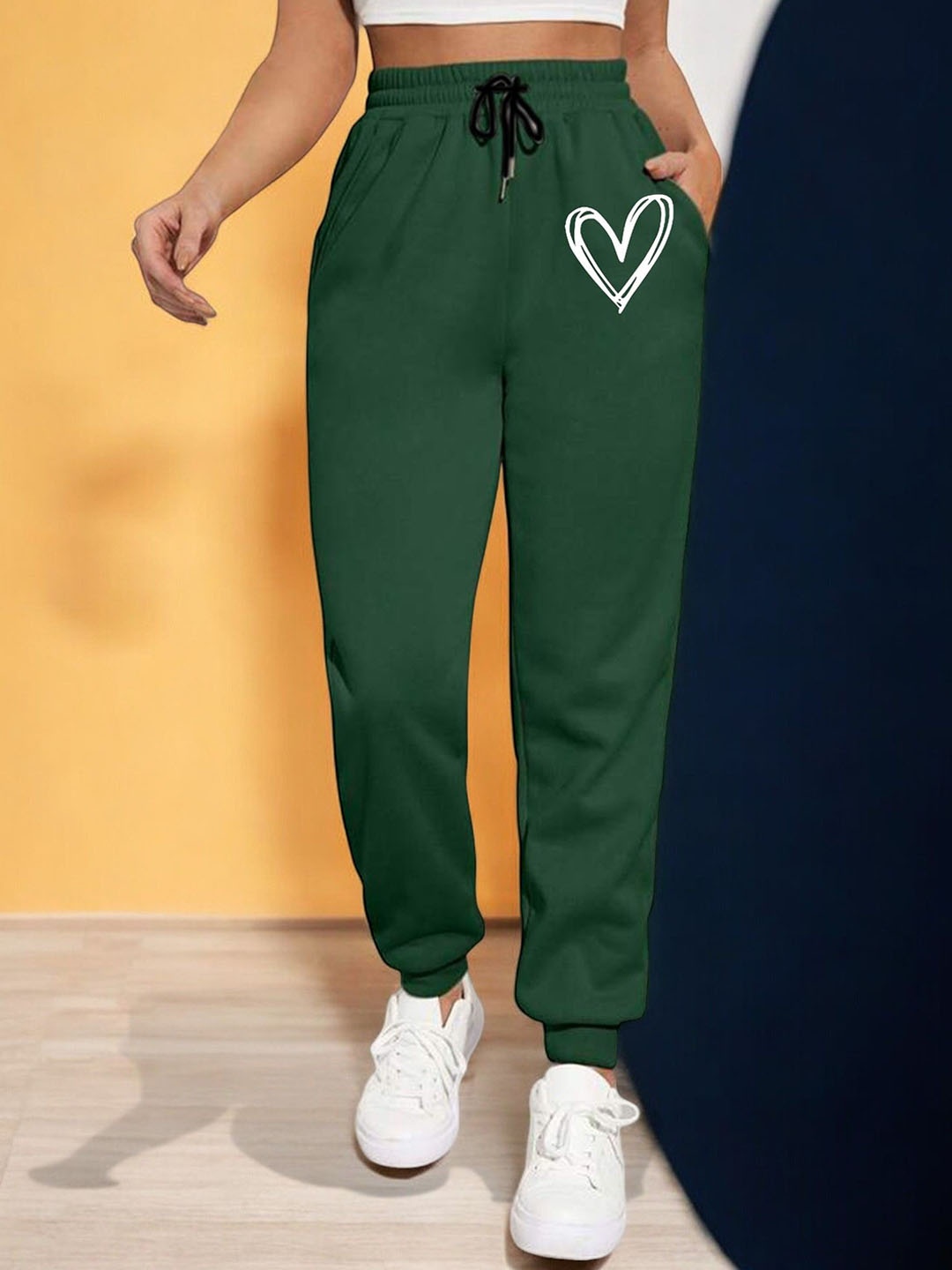 

TABADTOD Women Mid-Rise Regular Fit Joggers Trousers, Green