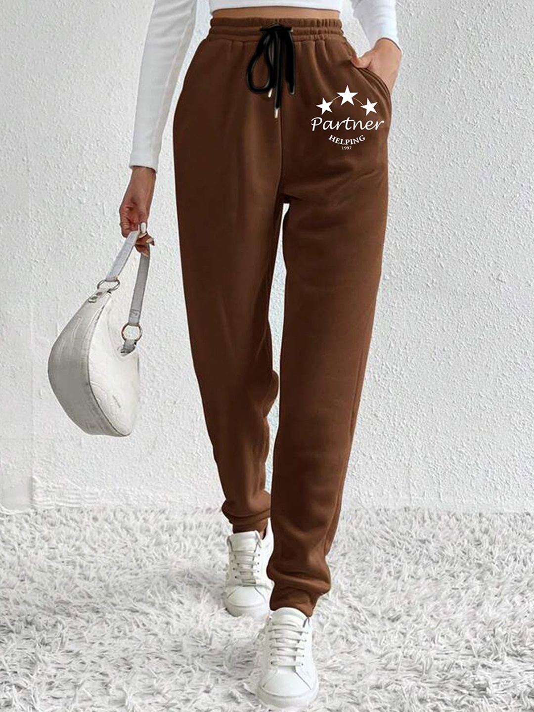 

TABADTOD Women Relaxed Mid-Rise Joggers Trousers, Brown