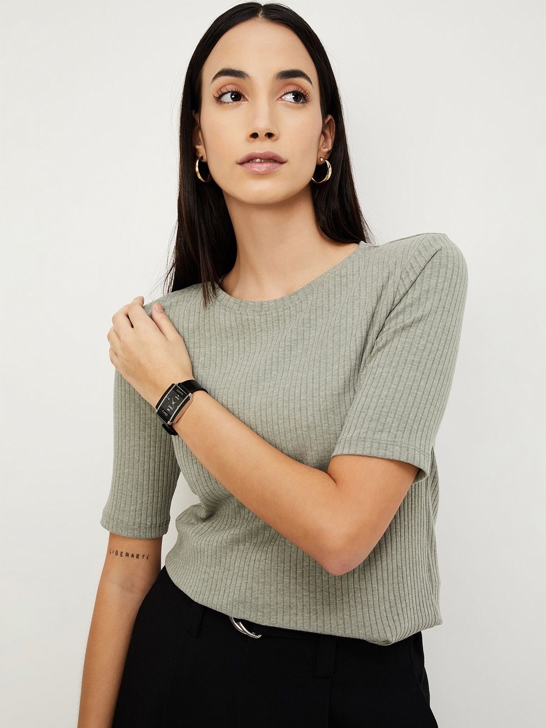 

max Women V-Neck Extended Sleeves Pockets T-shirt, Grey