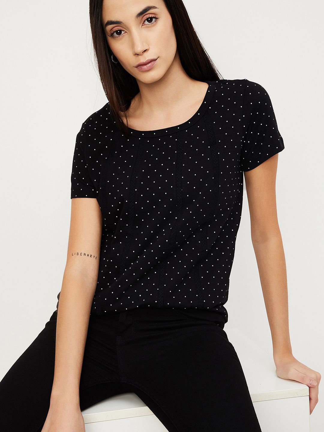 

max Women Black Polka Dots Round Neck T-shirt