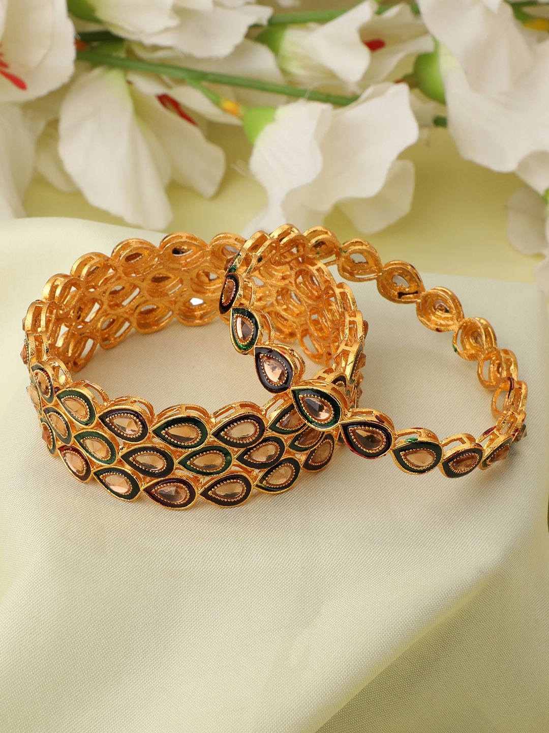 

MODE MANIA Set Of 4 Gold-Plated Kundan-Studded Bangles