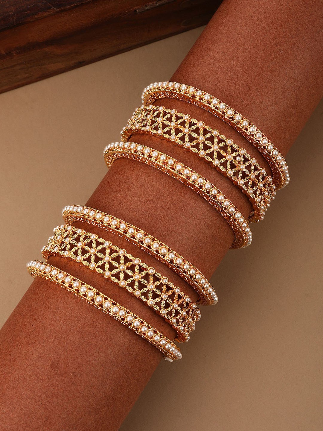 

MODE MANIA Set Of 6 Gold-Plated Pearl Beaded Bangles