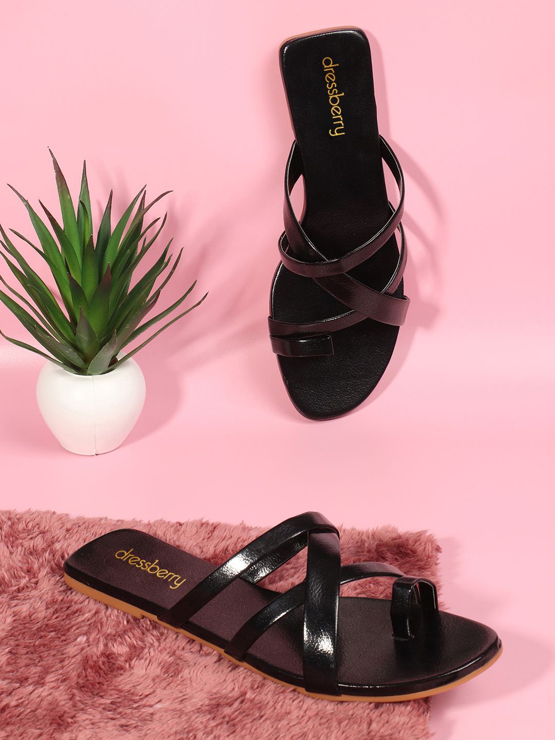 

DressBerry Women One Toe Flats, Black