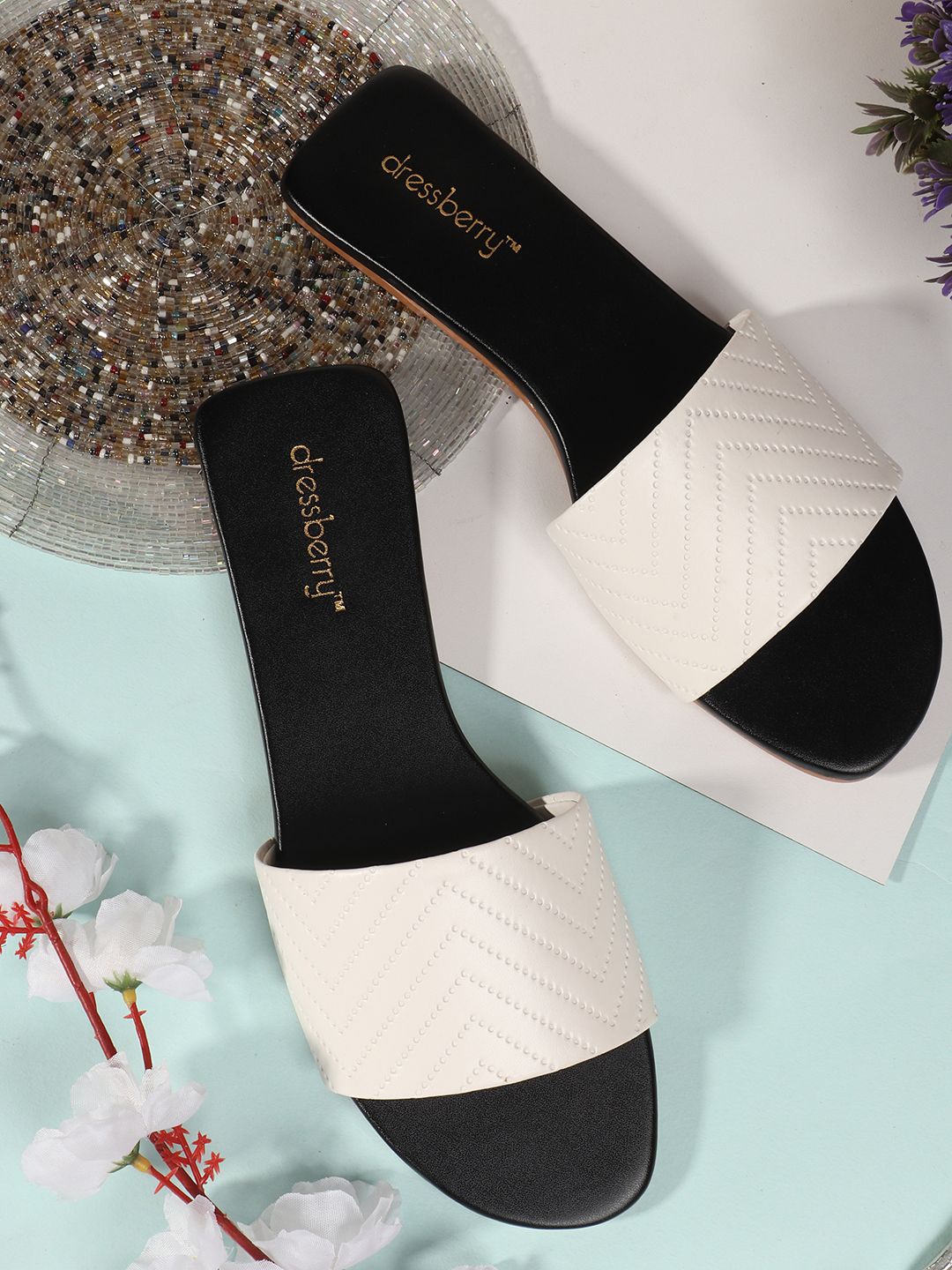 

DressBerry Women Open Toe Flats, White