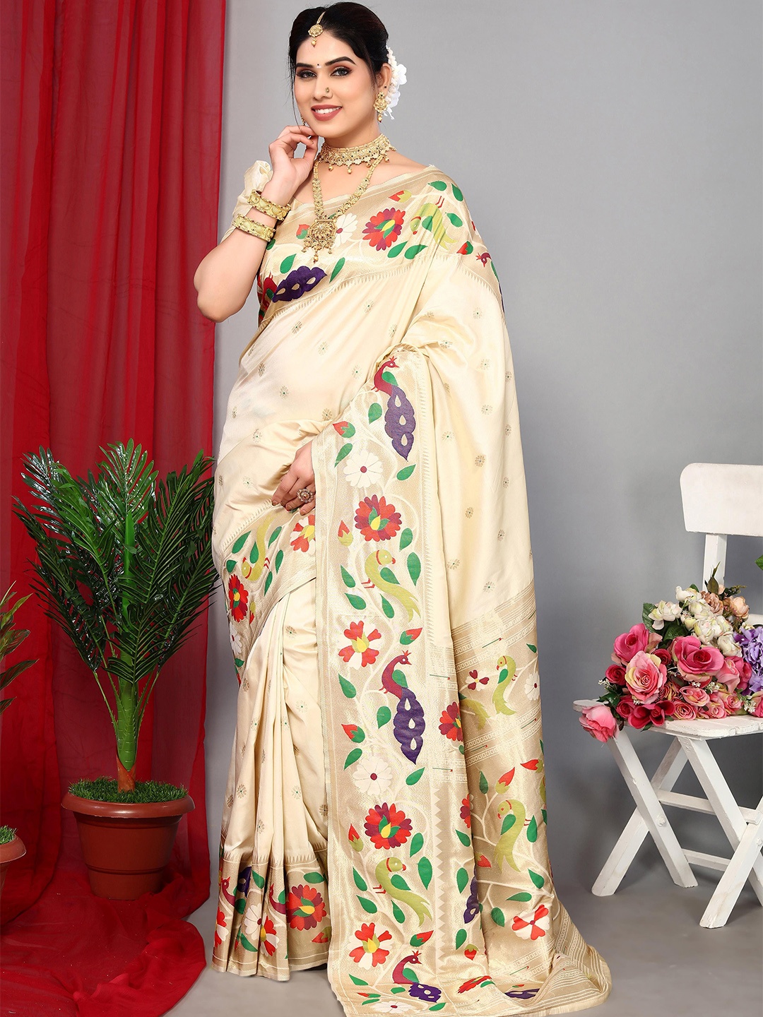 

HEER FASHION Ethnic Motifs Zari Paithani Saree, Cream