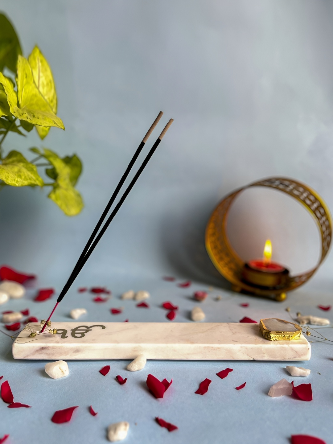 

HOMEARTE White Ik Onkar Marble Incense Holder