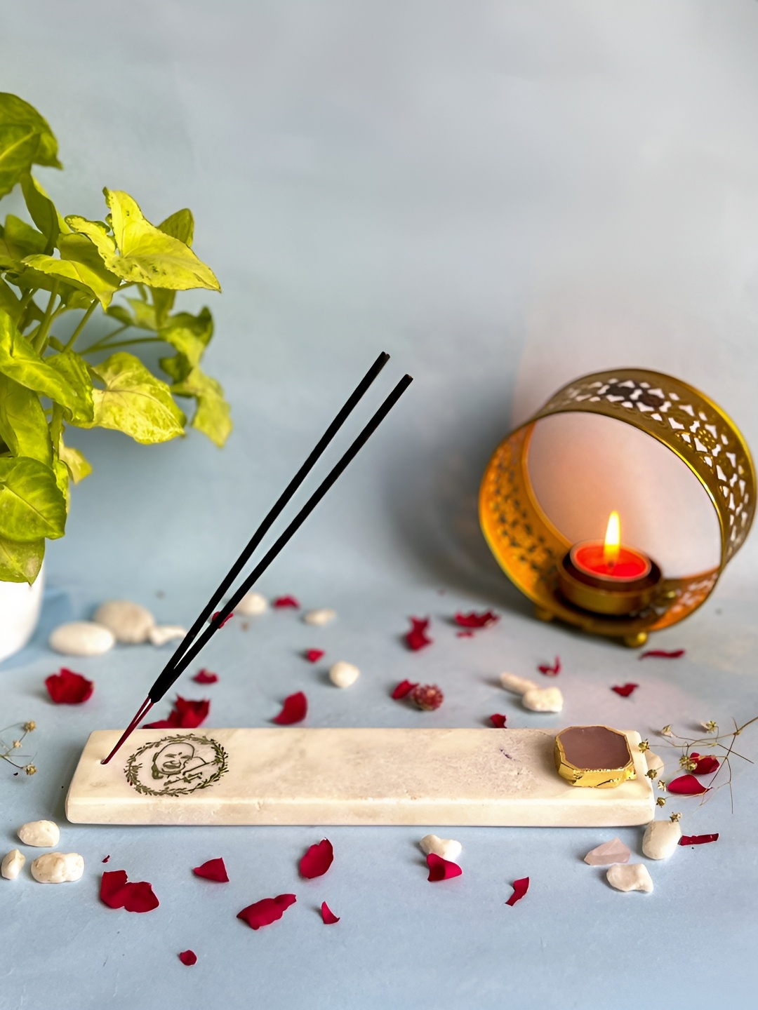

HOMEARTE Pink & Off White Guru Ji Printed Incense Stick Holder