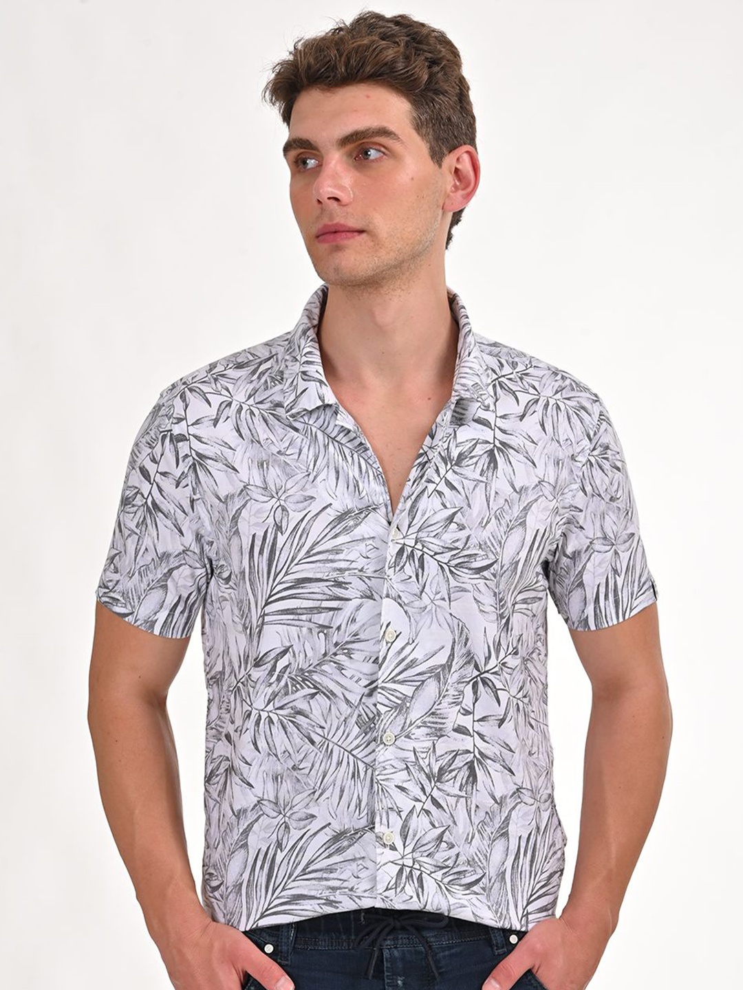 

POE Men Smart Slim Fit Floral Opaque Printed Casual Shirt, Grey