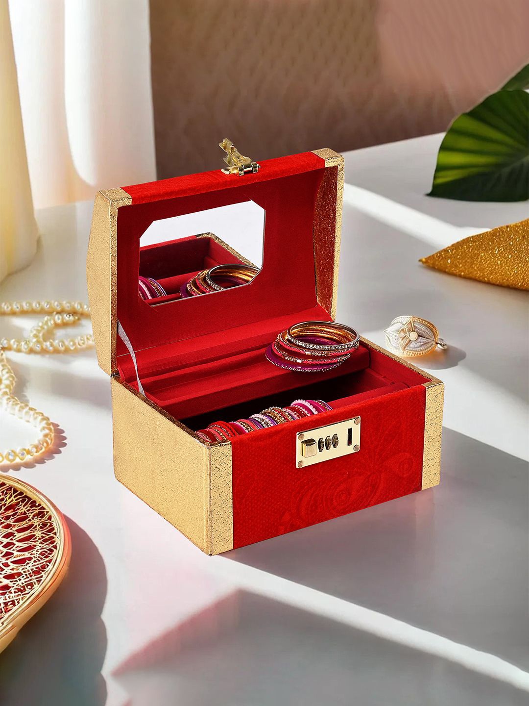 

Kuber Industries Red & Gold Toned Regular Jewellery Organiser