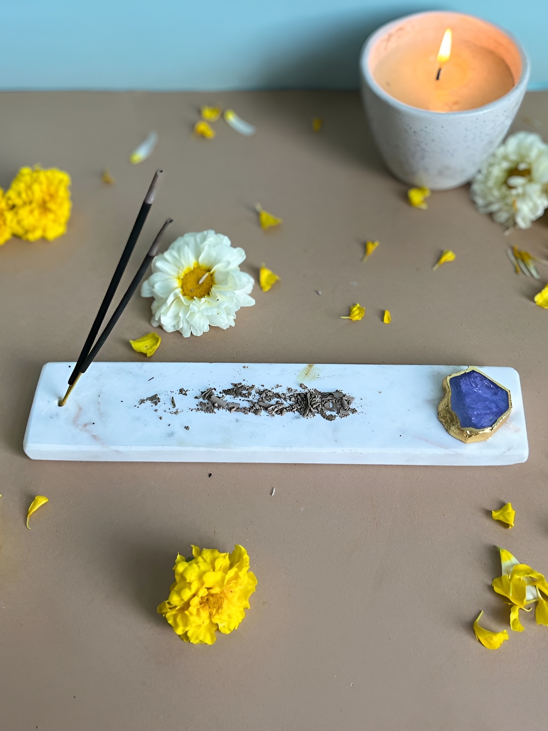 

HOMEARTE Purple & Off White Incense Stick Holder