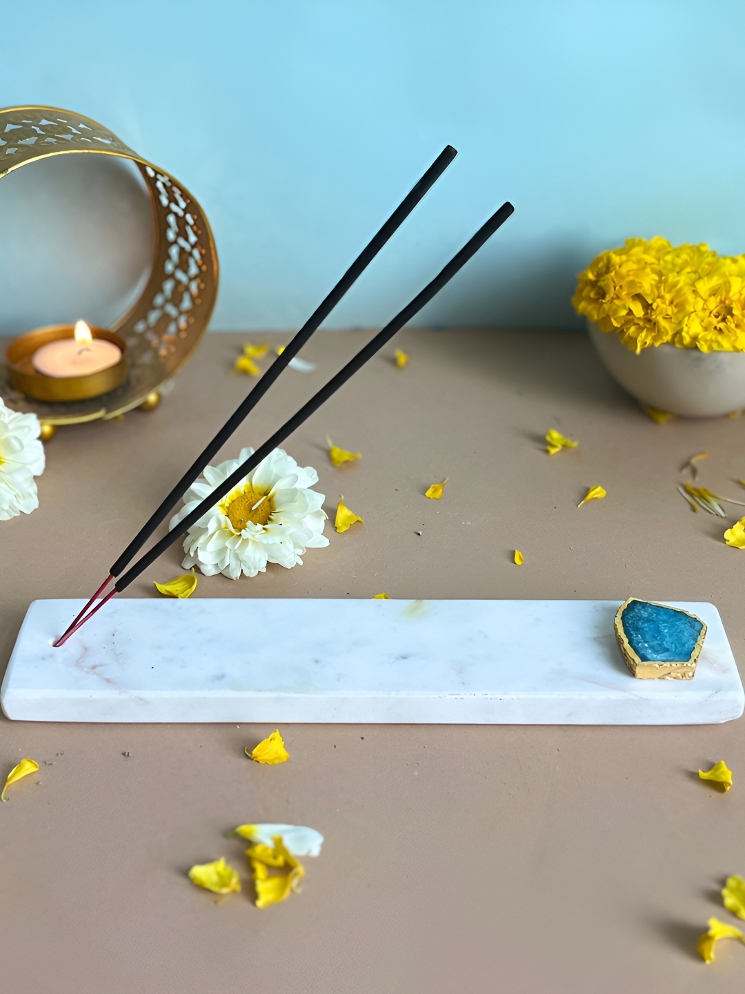 

HOMEARTE Turquoise Blue & White Agate Incense Stick Holder